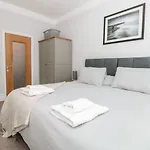 Flat 1 Byfield