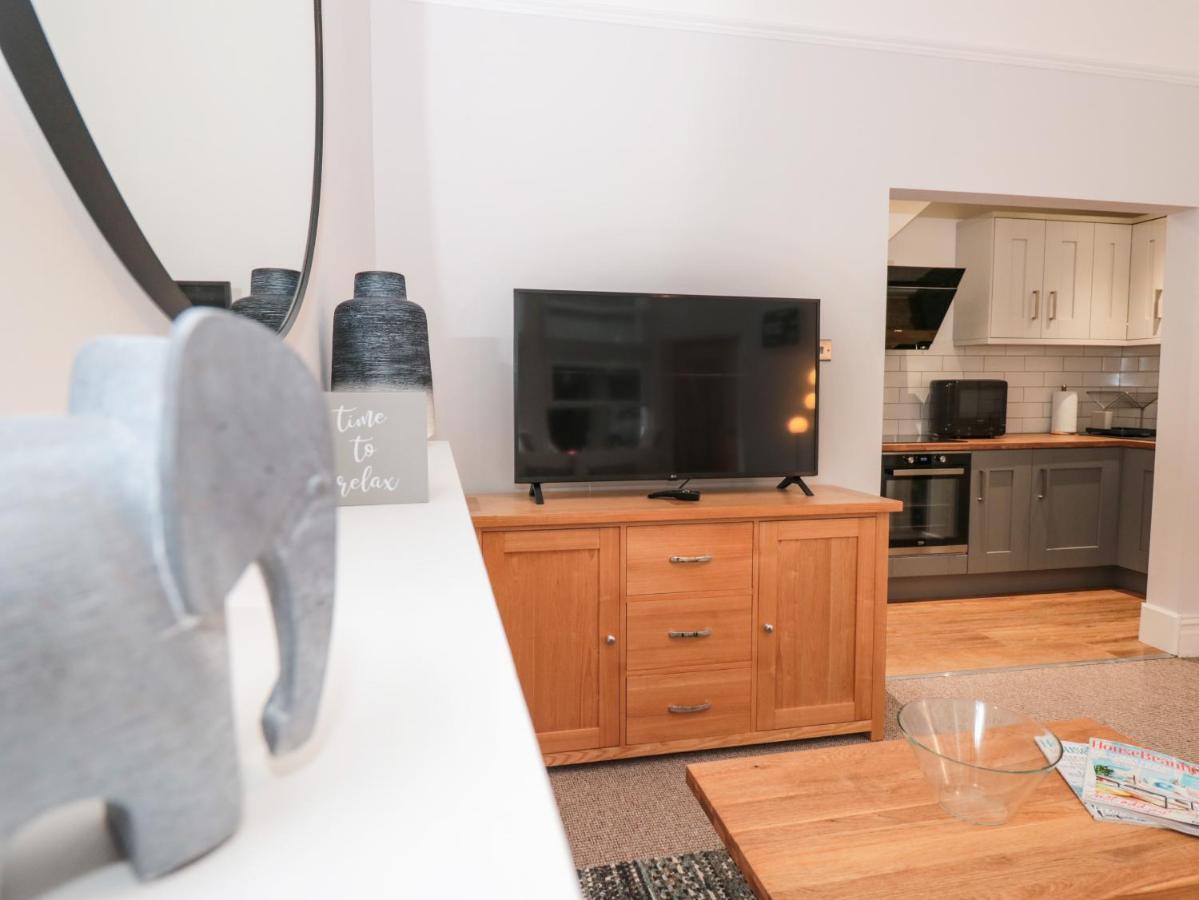 Flat 1 Byfield Apartment Torquay